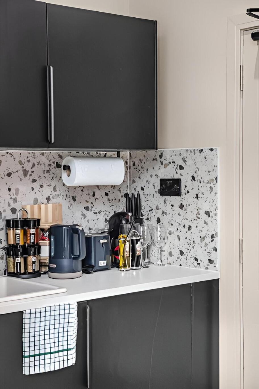 Delightful With Modern Kitchenette