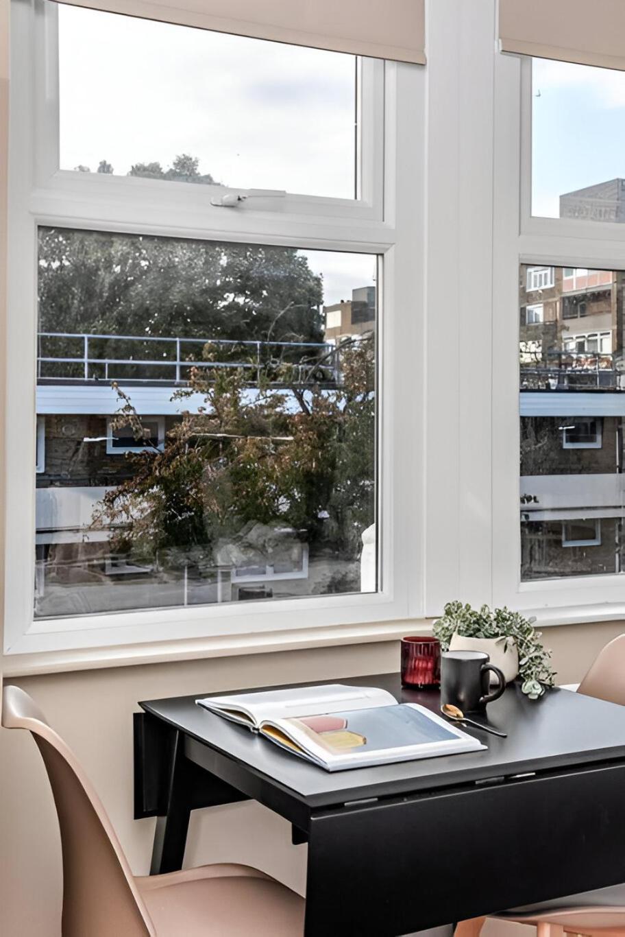 Delightful With Modern Kitchenette Appartamento Londra